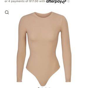 SKIMS FITS EVERYBODY LONG SLEEVE BODYSUIT